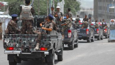 Photo of تعز..نقطة الهنجر تمنع دخول طقمين لقوات الأمن الخاصة تقل متهمين بقضية قتل
