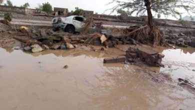 Photo of الحديدة..سيول الأمطار تجرف معسكرا حوثيا في تهامة