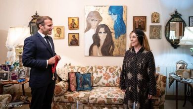 Photo of كيف استقبل اللبنانيون زيارة الرئيس الفرنسي لفيروز وطلتها الأخيرة؟