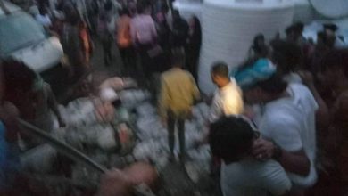 Photo of وفاة ثلاثة شباب اثناء قيامهم بإصلاح إنسداد المجاري في تعز