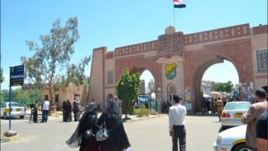 Photo of في مخالفة لقانون الجامعات..الحوثيون يطردون أرامل وأطفال دكاترة جامعة صنعاء من منازلهم