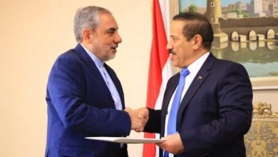 Photo of السفير الإيراني يقدم أوراق اعتمادة لدى الحوثيين
