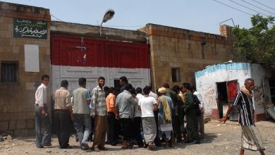 Photo of تعز..السلطة المحلية توقف صرف مخصصات السجن المركزي والسجناء يناشدون