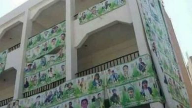 Photo of جماعة الحوثي تُحول مدرسة للبنات في ذمار إلى معرض لصور قتلاها
