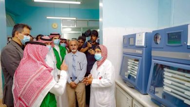 Photo of لملس يفتتح وحدة تفتيت حصوات الكلى ومركز نقل الدم في الجمهوري بعدن
