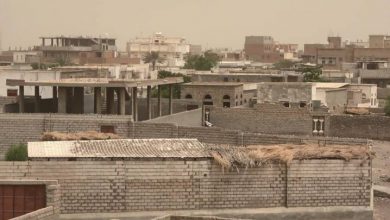 Photo of مليشيات الحوثي تجدد استهدافها للأحياء السكنية في التحيتا وتلحق أضرار مادية