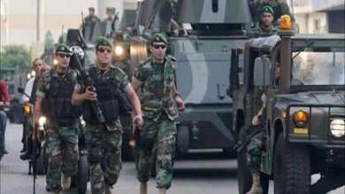 Photo of الجيش اللبناني يوقف أحد المتورطين بإحراق مخيم اللاجئين السوريين بشمال لبنان