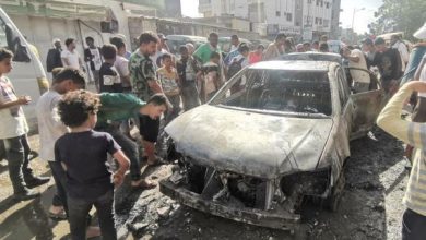 Photo of إندلاع  حريق بسيارة أجرة في عدن