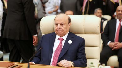 Photo of الحكومة اليمنية الجديدة تؤدي اليمين الدستورية أمام هادي في الرياض