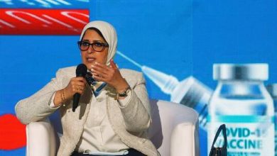 Photo of وزيرة الصحة المصرية تطلق حملة التلقيح ضد كورونا