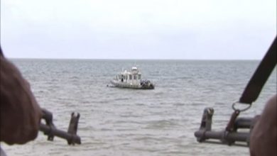 Photo of التحالف يعلن اعتراض طائرتين مسيّرتين وزورقًا مفخخًا