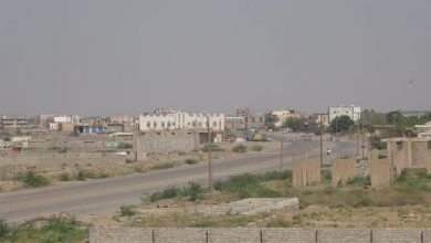 Photo of جماعة  الحوثي تستهدف مدينة حيس وتثير رعب الأهالي