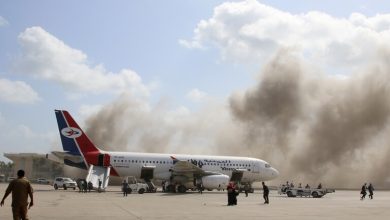 Photo of الخارجية اليمنية: مقتل موظفي الصليب الأحمر في مطار عدن عمل إرهابي