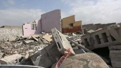 Photo of الحديدة.. تحول منازل المدنيين في حي منظر إلى أكوام من الدمار بسبب قصف جماعة الحوثي
