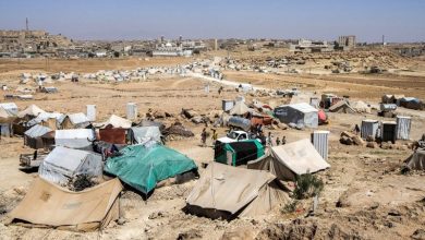 Photo of الحكومة اليمنية تتهم الحوثيين بقصف مخيم آخر للنازحين في مأرب