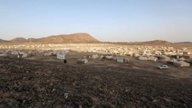 Photo of مليشيات الحوثي  تقصف مخيمات للنازحين في مأرب