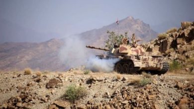 Photo of مدفعية الجيش تدك مواقع المليشيا في القبيطة شمالي لحج