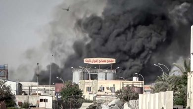 Photo of الحوثيون يستهدفون  مجمع تابع  لإخوان ثابت بالحديدة