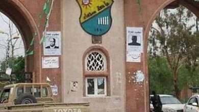 Photo of الحوثيون يقتحمون قاعات جامعة صنعاء ويجبرون الطلاب على الإستماع لمحاضرات مسجلة لقياداتهم