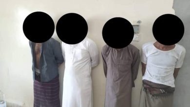 Photo of المهرة..أجهزة الأمن تلقي القبض على  4 من مروجي المخدرات متلبسين بالجريمة