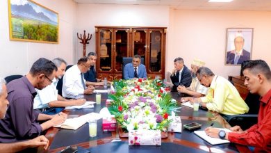 Photo of لملس:عدم توريد إيرادات النفط والغاز للبنك المركزي أهم أسباب انهيار العملة