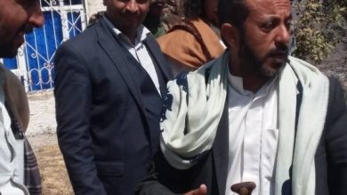 Photo of قيادي حوثي يقتحم منزل مواطن في إب