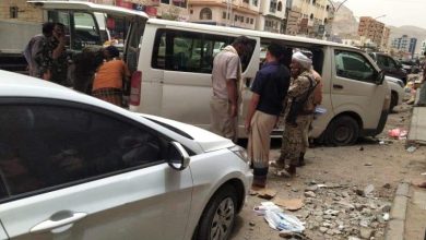 Photo of المكلا..عصابة مسلحة تسطو على ثمانية عشر مليون ريال وسط الشارع العام