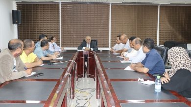 Photo of البنك المركزي يهدد بإجراءات عقابية ضد البنوك التجارية اذا لم تنقل مقراتها الى عدن