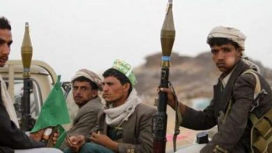 Photo of مصادر:قيادي حوثي يغلق مكتبًا حكوميًا في صنعاء