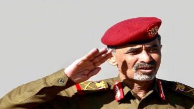 Photo of جماعة الحوثي تسمح للواءين الصبيحي ورجب بالتواصل مع أسرتيهما هاتفياً بعد 7 سنوات من الأسر