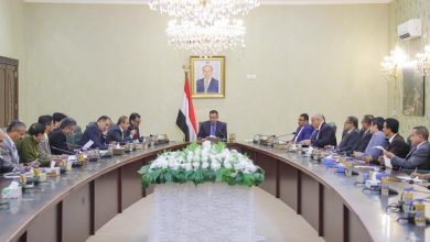 Photo of أقر إطلاق العلاوات السنوية لموظفي الدولة.. مجلس الوزراء: انتصارات القوات المشتركة ترجمة لدعوات توحيد الصف الوطني ضدالحوثي