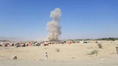 Photo of قصف باليستي حوثي يستهدف مخيماً للنازحين في أطراف مدينة مأرب