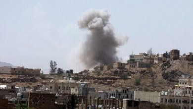 Photo of مصادر عسكرية:الحوثيون استهدفوا معسكرا للعمالقة في شبوة بصاروخ أسفر عن سقوط قتلى