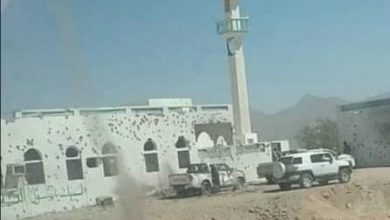 Photo of مليشيا الحوثي تستهدف المدنيين بعسيلان شبوة بصاروخ بالستي