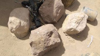 Photo of مقتل مدني بانفجار لغم حوثي في حريب والحوثيون يزرعون عبوات ناسفة مموهة في الطرقات والمزارع