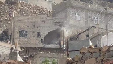 Photo of الحوثيون يستهدفون أحياء مدينة تعز بقصف صاروخي