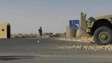 Photo of مليشيا الحوثي تستهدف بصاروخ باليستي معسكر العلم في شبوة