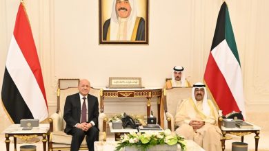 Photo of رئيس المجلس الرئاسي يبعث برسالة خطية لولي العهد الكويتي تتعلق بتعزيز العلاقة ونتائج زيارته للكويت