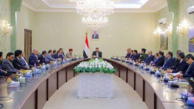 Photo of رئيس الوزراء: الحكومة قطعت شوطاً كبيراً مع الاشقاء في السعودية لبدء تمويل التسهيل النفطي