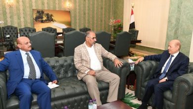 Photo of العليمي يؤكد أهمية العمل بمبادىء الحوكمة في كافة العمليات المصرفية ومدير البنك المركزي: استوفينا متطلبات استيعاب الوديعة