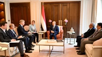 Photo of العليمي يبحث مع المبعوث الأممي مستجدات الملف اليمني وجهود إحياء مسار السلام