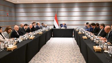 Photo of العليمي يحذر من تداعيات الهجمات الحوثية الإرهابية على السلام والأوضاع الإنسانية