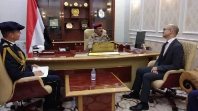 Photo of وزير الدفاع يدعو المجتمع الدولي إلى تكثيف دعم جهود مواجهة المشروع الإيراني في اليمن