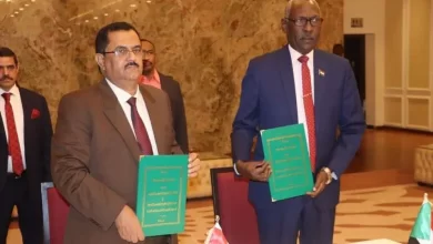 Photo of اليمن والسودان توقعان اتفاقية عسكرية لمكافحة الإرهاب والقرصنة البحرية