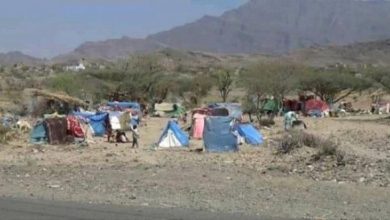 Photo of الحوثيون يستهدفون مخيما للنازحين في تعز