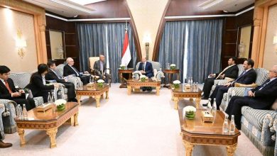 Photo of العليمي يستقبل المبعوث والسفير الاميركيين لبحث المستجدات