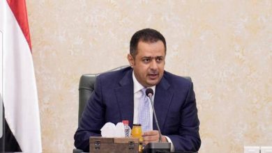 Photo of عدن..خلية الأزمة تتمسك بتحريك سعر الدولار الجمركي