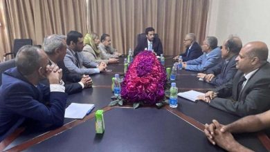 Photo of رئاسة هيئة التشاور والمصالحة الوطنية تلتقي لجنة المصالحة المحلية بتعز