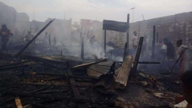 Photo of إحراق مخيم للمهمشين من قبل مسلحين بالمهرة