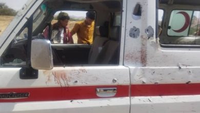 Photo of قتلى وجرحى بانفجار عبوة ناسفة استهدفت سيارة اسعاف في أبين